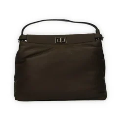 Borsa a secchiello con chiusura.