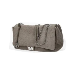 Borsa a spalla con patta e chiusura