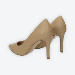 Décolleté con sottopiede in vera pelle.Tacco alto 10cm