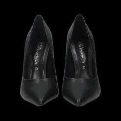 Décolleté con sottopiede in vera pelle.Tacco alto 8 cm