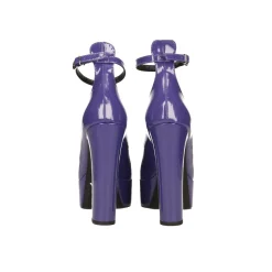 Décolleté platform in vernice. Made in Italy. Tacco alto 13.5cm