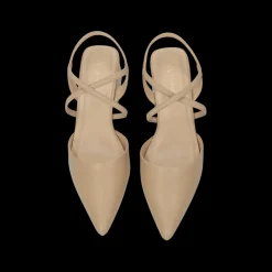 Sandali con listini intrecciati.Tacco alto 6cm.