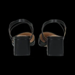 Sandali con listini intrecciati.Tacco alto 6cm.