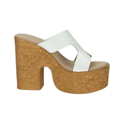 Sandali con zeppa. Made in Italy
