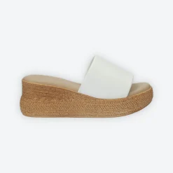 Sandali con zeppa.Altezza tacco: Made in Italy