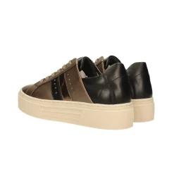 Sneakers con effetto brillantinato
