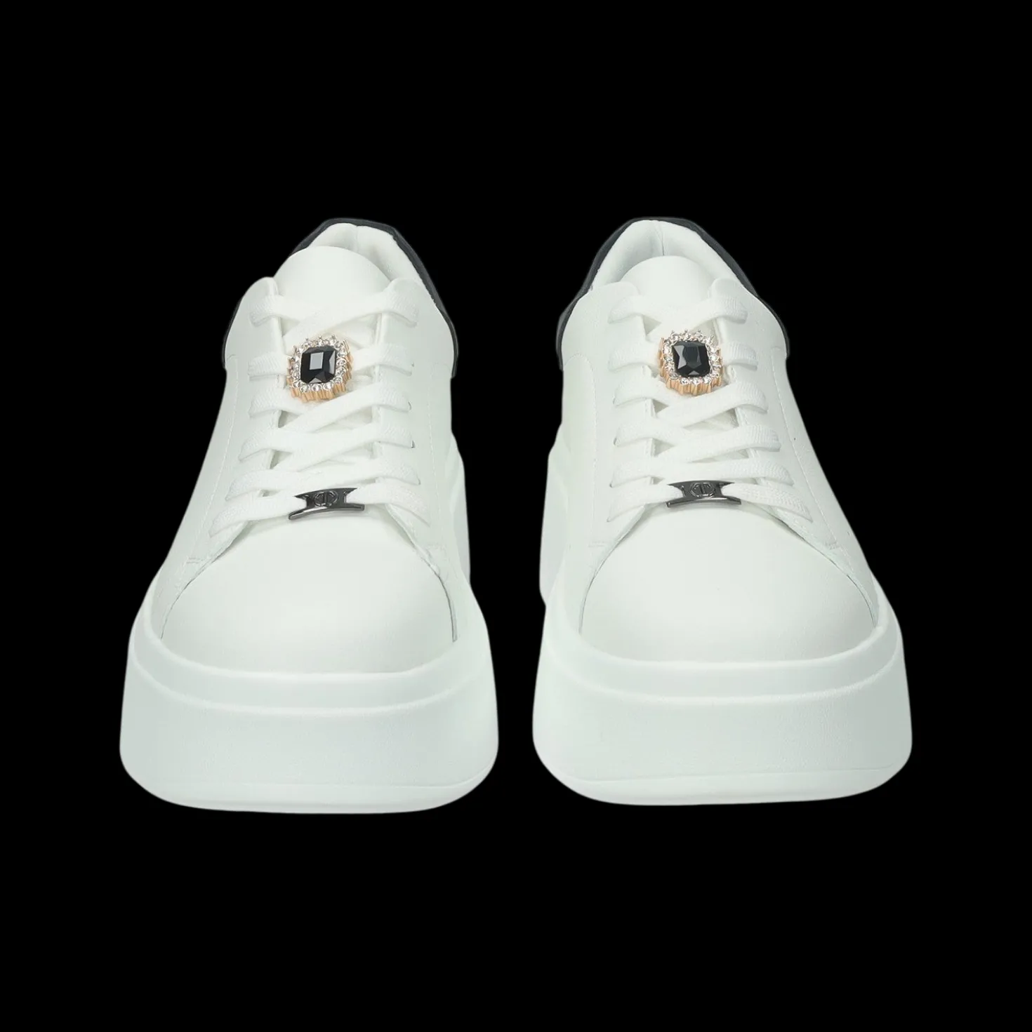 Sneakers con gioiello.Tacco alto 3cm