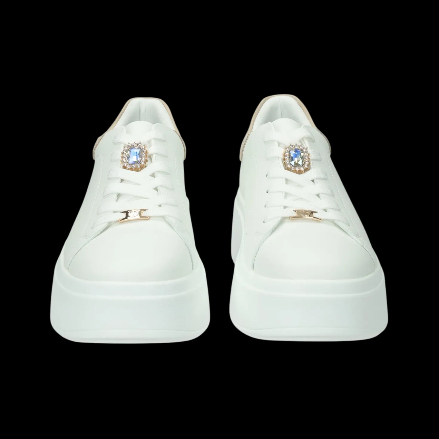Sneakers con gioiello.Tacco alto 3cm
