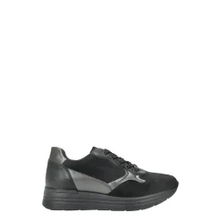 Sneakers con mini zeppa.Tacco alto 4 cm
