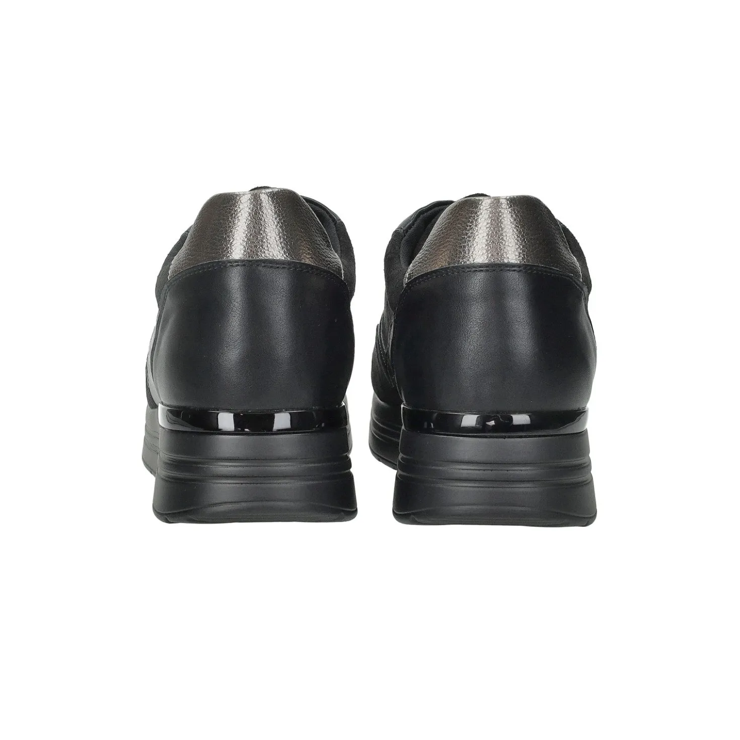 Sneakers con mini zeppa.Tacco alto 4 cm