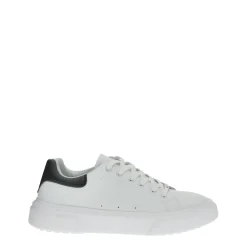 Sneakers in ecopelle con cuciture a vista