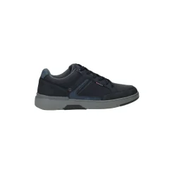 Sneakers in memory active.