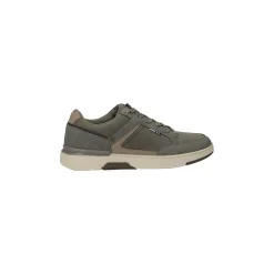Sneakers in memory active.