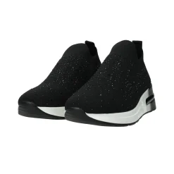 Sneakers in tessuto. Tacco alto 5 cm