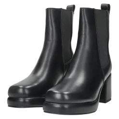 Stivaletti con bande elasticizzate. Tacco alto 7cm