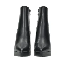 Stivaletti con dettagli stretch.Tacco alto 12cm