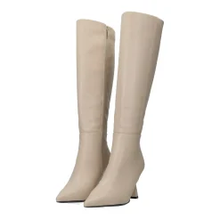 Stivaletti con tacco a rocchetto. Tacco alto 8cm