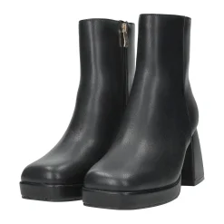 Stivaletti con tacco chunky. Tacco alto 8cm