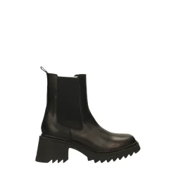Stivaletti in vera pelle con punta squadrata. Tacco alto 6cm